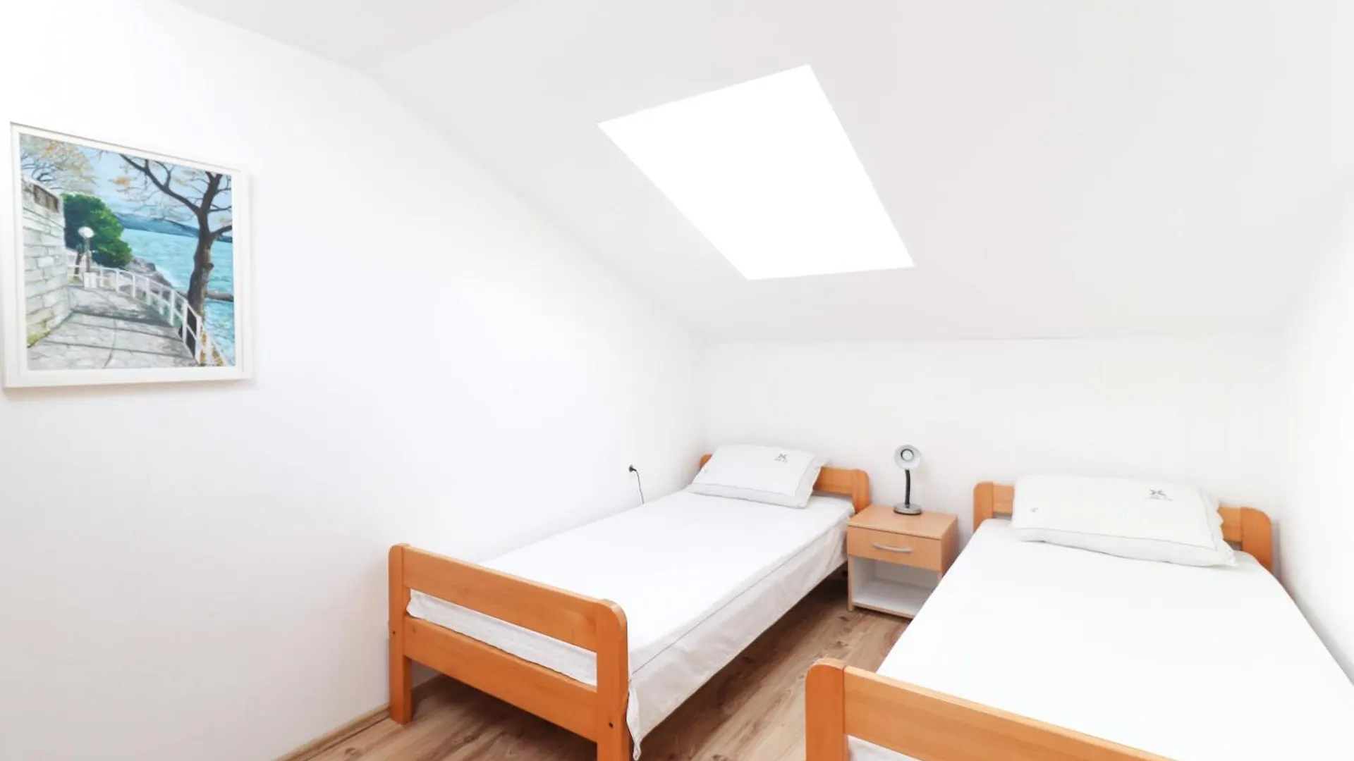 Apartments Luka أوباتيا