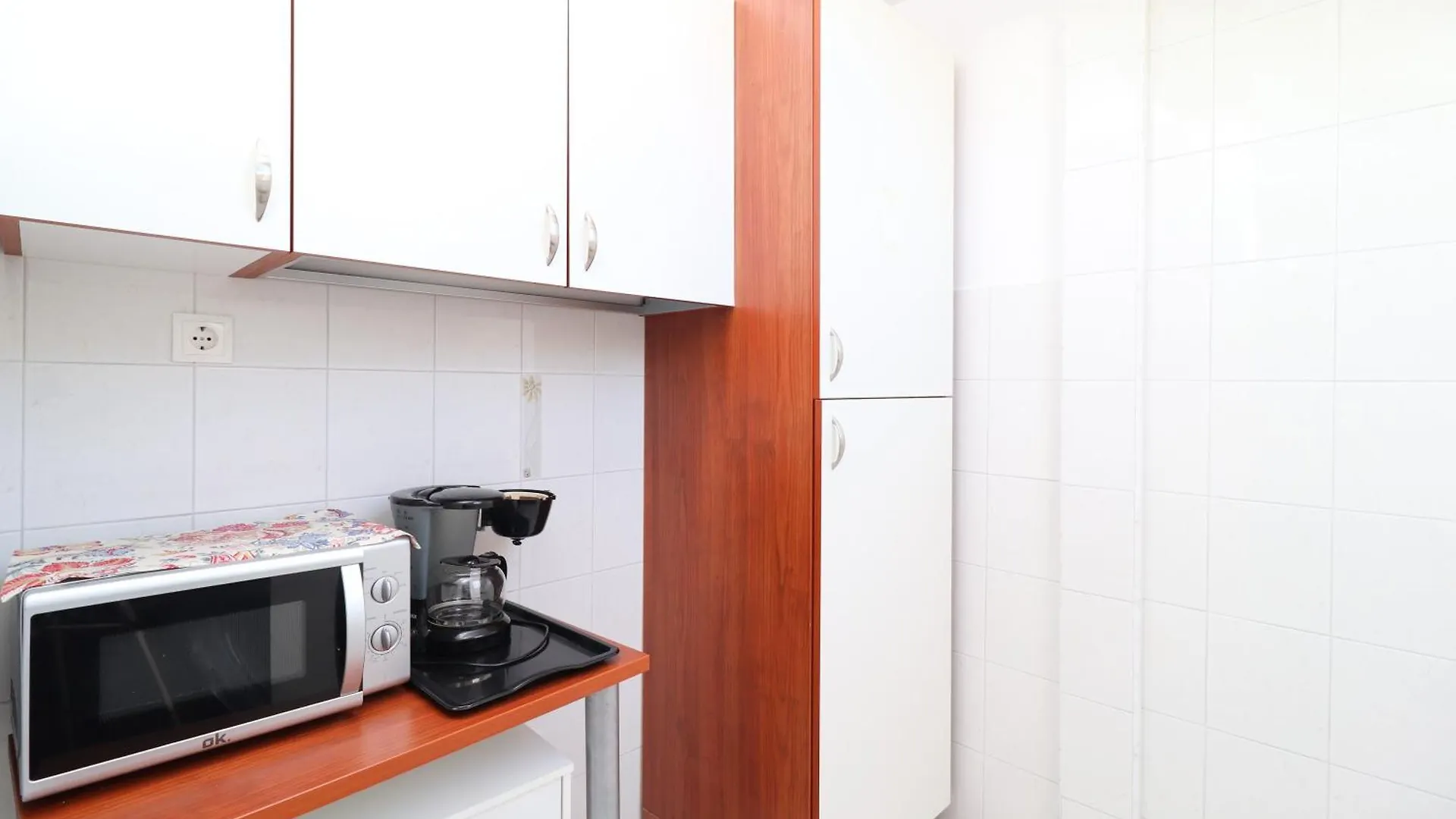 Apartments Luka أوباتيا